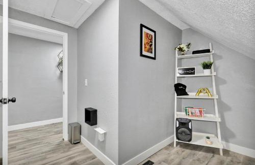Lansing Apartment | Modern 3BDRM Near Downtown & MSU