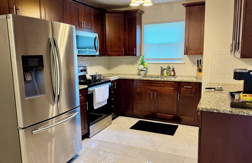 Charlotte House | Modern 3BR Getaway Near UNCC, IKEA & PNC Arena
