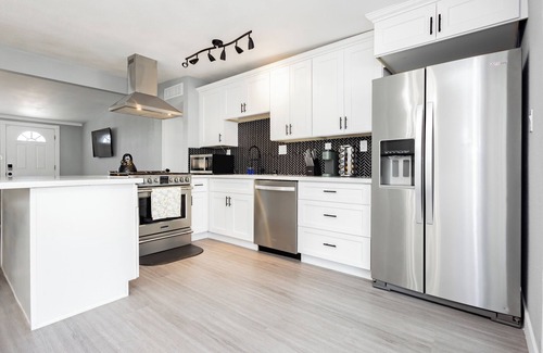 Winchester House | Modern 3BR Home w/Backyard Oasis, Near the Strip