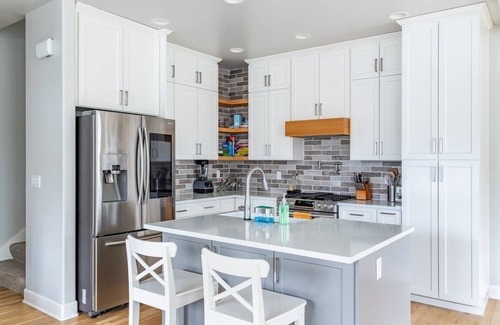 Edmonds House | Modern 3BR Retreat in Edmonds - Pets Welcome!