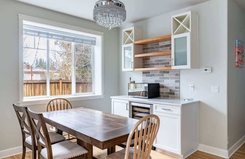 Edmonds House | Modern 3BR Retreat in Edmonds - Pets Welcome!