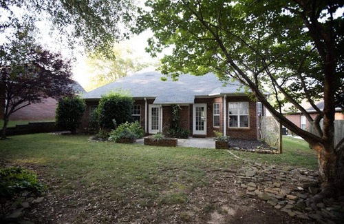 Boiling Springs House | MODERN 3br - Sleeps 8 - Eagle Pointe Home