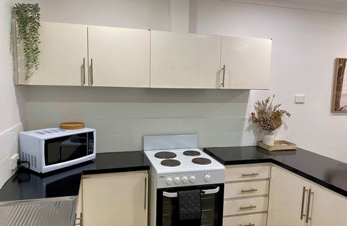 Craigie House | Modern 3BR Stylish House in Craigie