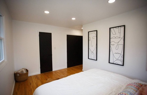 Greencastle House | Modern 4 Bed 2 Bath Home On Golf Course Close To Campus + More!