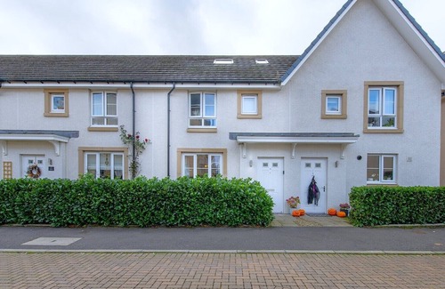 Liberton House | MODERN 4-BED EDINBURGH HOUSE WITH PRIVATE PARKING