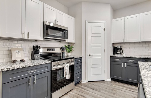 Crowley House | Modern 4-Bedroom Home Close to Downtown Crowley!