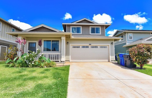 Ewa House | Modern 4-bedroom house in family-friendly Hoopili with WiFi, AC
