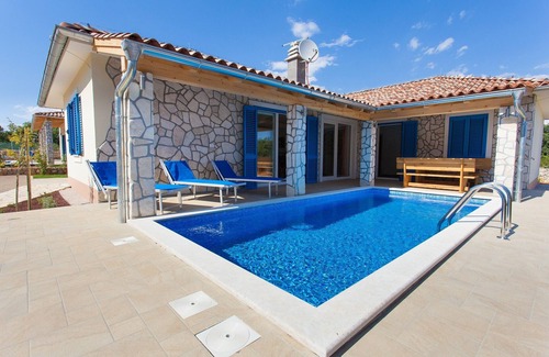 Milohnici Villa | Modern 4* villa with high-quality furnishings and private pool