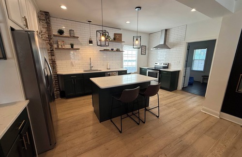 Indianapolis House | Modern 4BR/3BA Downtown Colts/Pacers/Events!