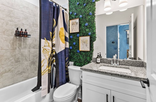 Atlanta House | Modern 4BR/4BA Escape 10 Min to Downtown ATL