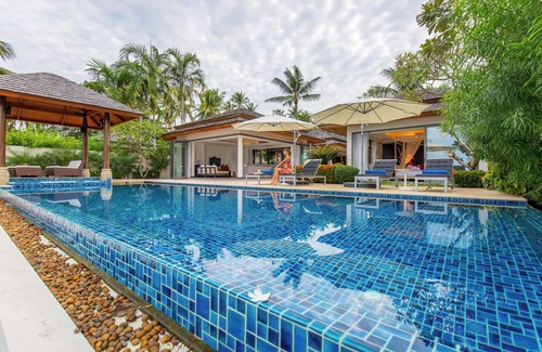 Plai Laem Villa | Modern 4BR Beachfront Villa | Lipa Noi Beach