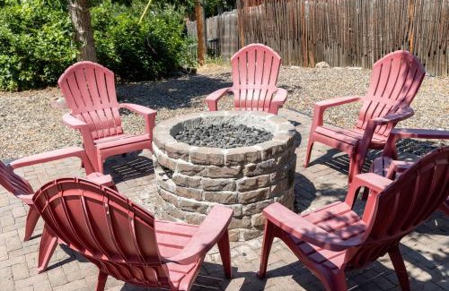 Dupont House | Modern 4br Getaway W Hot Tub & Fire Pit