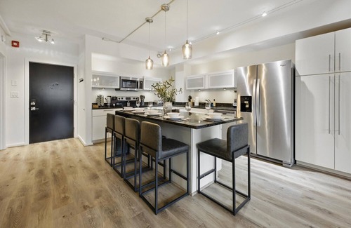 Wholesale District Apartment | Modern 4th-Floor Flat in the Heart of Indianapolis