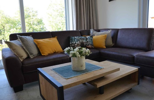 Habscheid Apartment | Modern 5* FEWO in the border triangle D-LUX-BEL - A paradise for hiking and cycling.