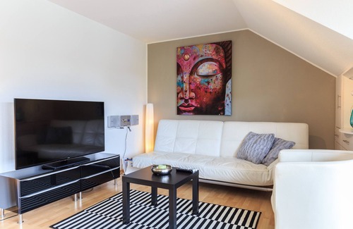 Ludwigshafen Apartment | Modern 51sqm apartment with lake view for 2 persons