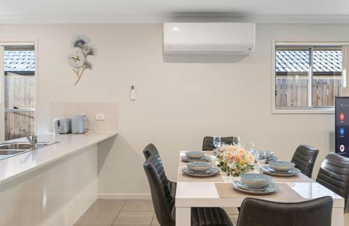 Park Ridge House | Modern 5BR Family Home in Peaceful Park Ridge