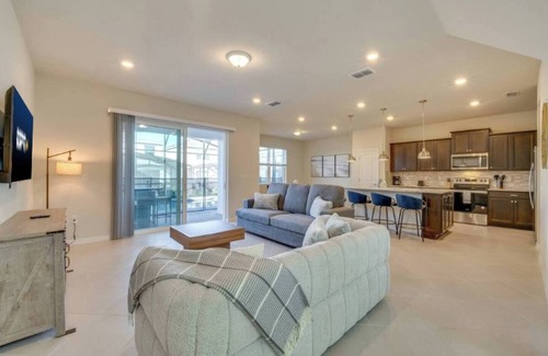 Four Corners House | Modern 5BR Getaway w/Heated Pool & BBQ Area