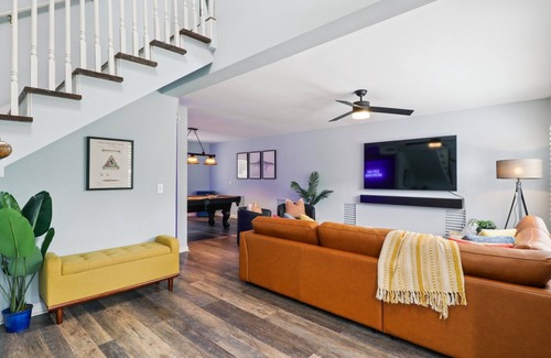 Savannah House | Modern 5BR Home I GameRoom & Workspace