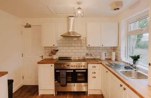 Sheffield House | Modern 6-Bed House Near City Centre with Parking & Fast WiFi
