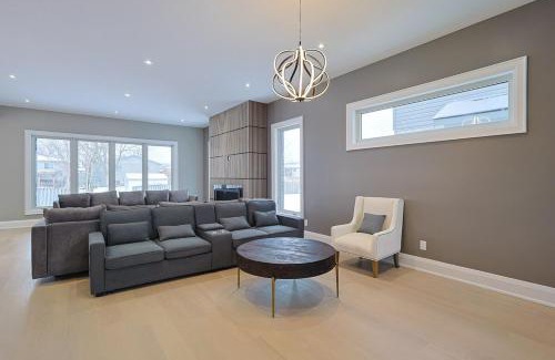Niagara Falls House | Modern 6 Bedroom Masterpiece in Niagara Falls