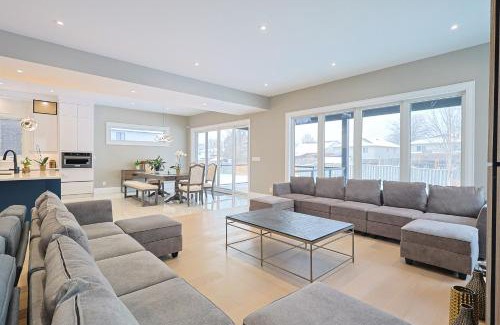Niagara Falls House | Modern 6 Bedroom Masterpiece in Niagara Falls