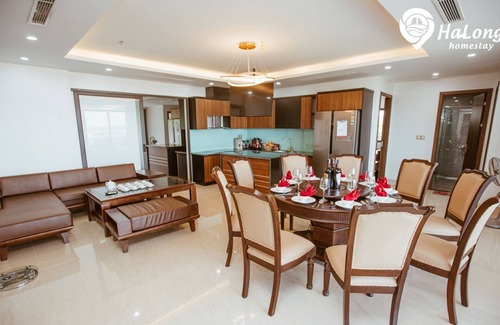 Ha Long Apartment | Modern 7-bedroom apartment with seaview balcony