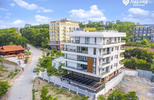 Ha Long Apartment | Modern 7-bedroom apartment with seaview balcony
