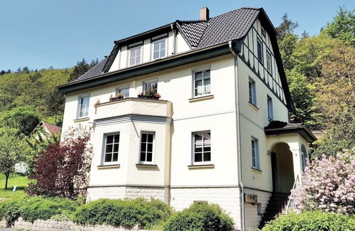 Saalfelder Hoehe Apartment | modern 85 m2 Apartment in lovingly newly renovated house EC