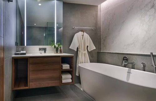 Ratchaprasong Condo | Modern Appt/central embasy - Monthly
