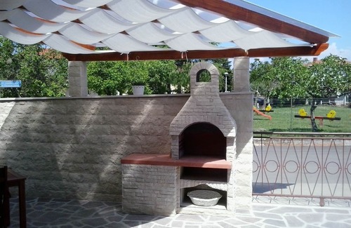 Umag Apartment | Modern accommodation in Umag, near beach, air-conditioned, terrace, parking