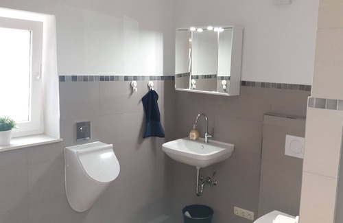 Eddelak House | Modern accommodation with garden and barbecue area