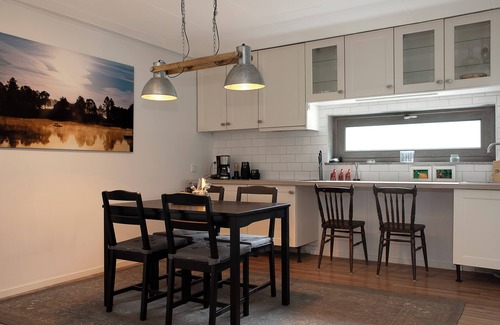 Satila Cabin | Modern and Relaxing Guesthouse Near Lake and Nature – 20 min from Landvetter