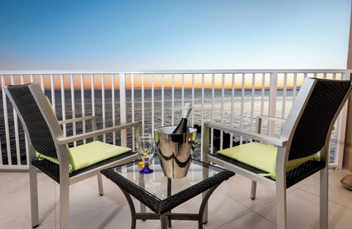 Key Colony Beach Condo | Modern and Bright Remodeled Oceanfront 2bedroom Condo