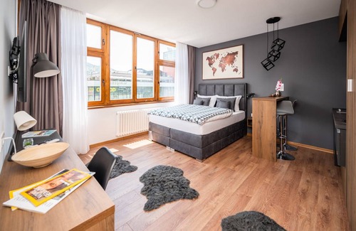 Old Town Apartment | Modern and Bright Studio - Main Street