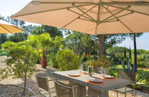 Almancil Villa | Modern and bright two bedroom villa with pool PV13 - Almancil, Algarve