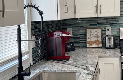 Merion Village Apartment | Modern and Chic in German & Merion Village Area
