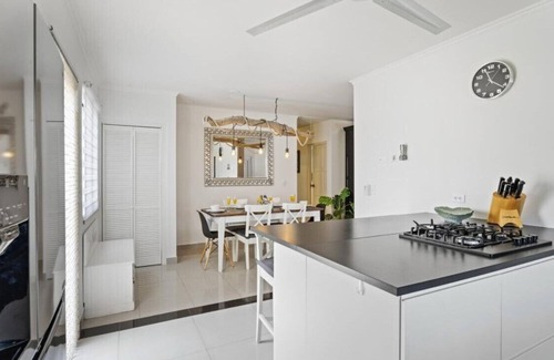 Calbas Plaza Residences House | MODERN and CLEAN - 6 guests - beautiful and private vacation home with pool!
