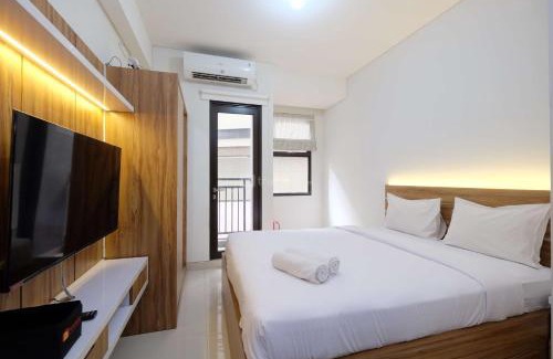 Depok Apartment | Modern and Comfy Studio at Transpark Cibubur Apartment By Travelio