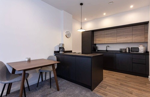 Bolton Apartment | Modern and Cosy 1 Bedroom Apartment in Bolton