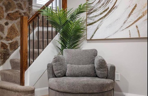 Bakerstown House | Modern and Cozy 3BD Home in Gibsonia-Pittsburgh