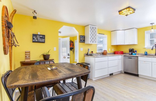 Peru House | Modern and Cozy Cabin short walk to Lake Champlain - Dog Friendly!