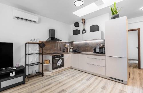 Old Town Apartment | Modern and Cozy flat with Balcony