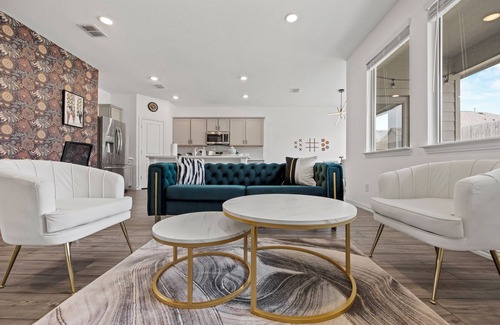 Haslet House | Modern and Cozy Home Near Fort Worth, 3 Bed 2 Bath
