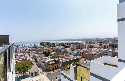 Chorrillos Apartment | Modern and elegant 3 BR loft close to the Sea
