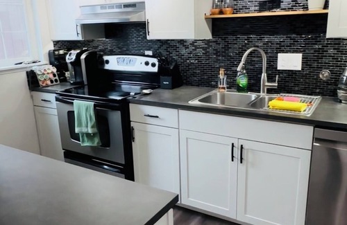 SeaTac Condo | Modern and Elegant condominium located in Sea-Tac.