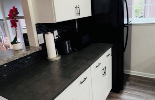 SeaTac Condo | Modern and Elegant condominium located in Sea-Tac.