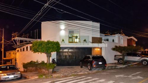 Zona 7 Apartment | Modern and Elegant Near Tikal Futura and Miraflores H8