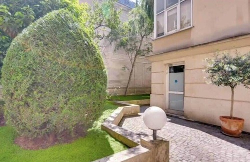 Quartier Sainte-Avoye Apartment | Modern and huge 3BD for 11 guests in Le Marais!