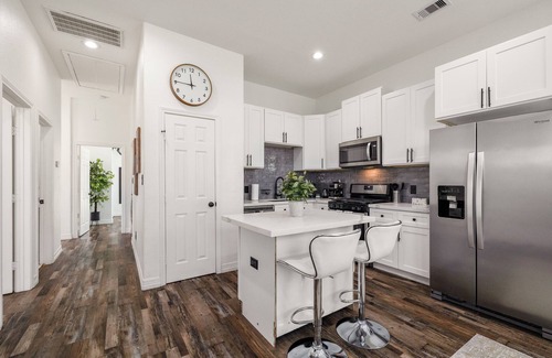Northside House | Modern and Serene Oasis-Mins from Downtown Houston