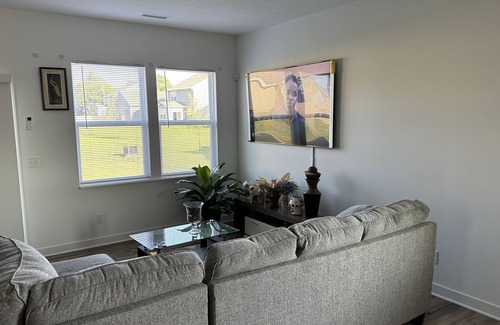 Whitestown House | Modern And Serene Suburb Oasis near Indy